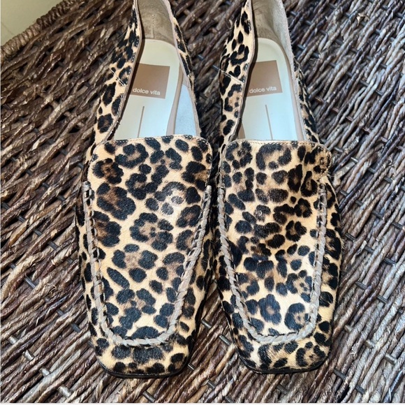 Flats - Picture 3 of 5